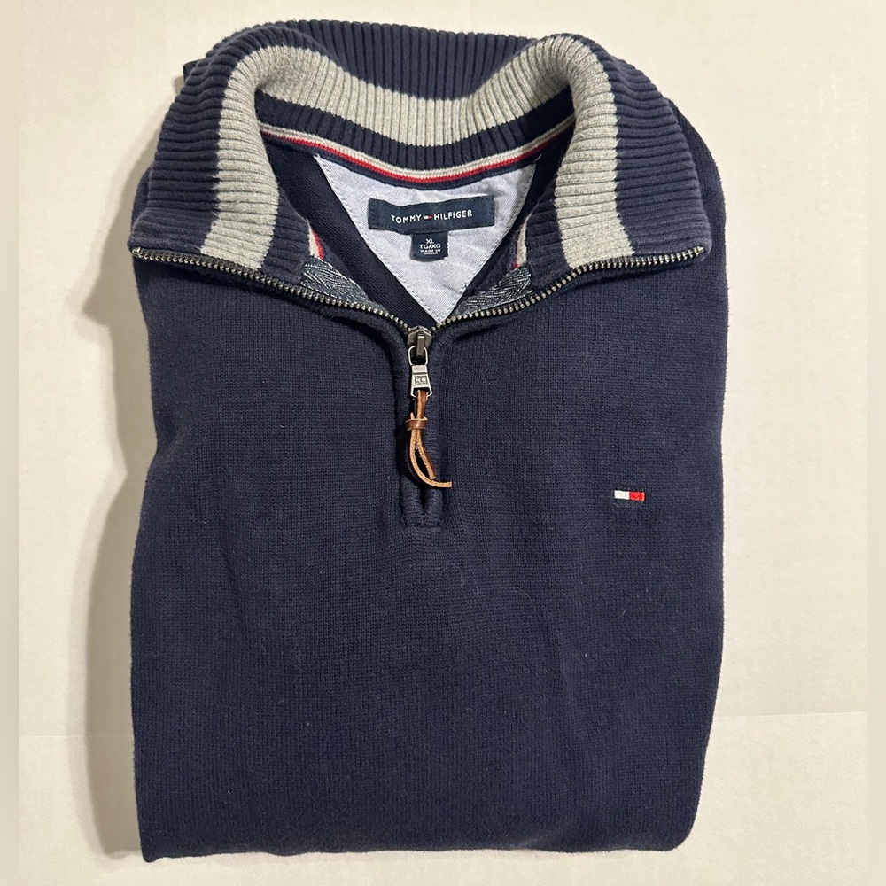Tommy Hilfiger Men's Navy Blue Sweater XL